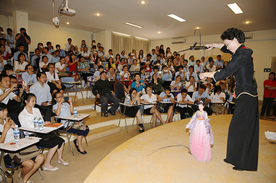 閩韻傳絲路，偶藝連中柬——中國福建木偶戲文化交流活動在柬埔寨金邊成功舉辦